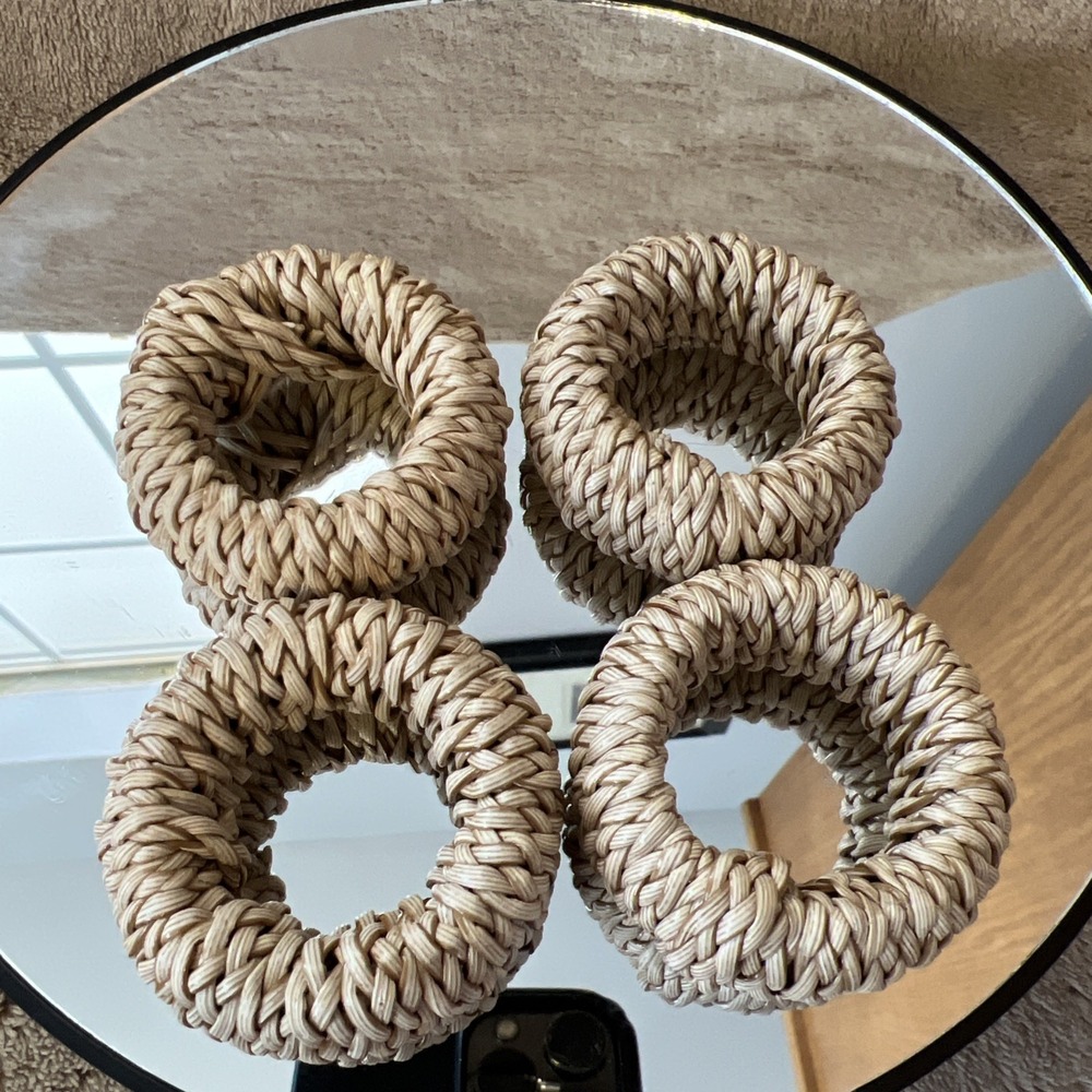 Set Of 4 Wicker Rattan Woven Napkin Rings Tan Beachy Boho Cottage core - Picture 7 of 8